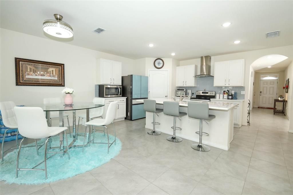 En Venta: $415,000 (4 camas, 2 baños, 1811 Pies cuadrados)