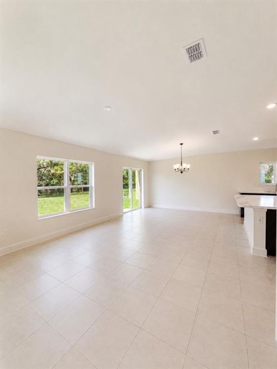 For Rent: $2,295 (4 beds, 2 baths, 1707 Square Feet)