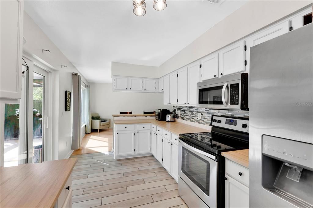 Active With Contract: $459,500 (4 beds, 2 baths, 2105 Square Feet)