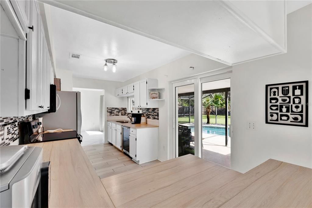 Active With Contract: $459,500 (4 beds, 2 baths, 2105 Square Feet)