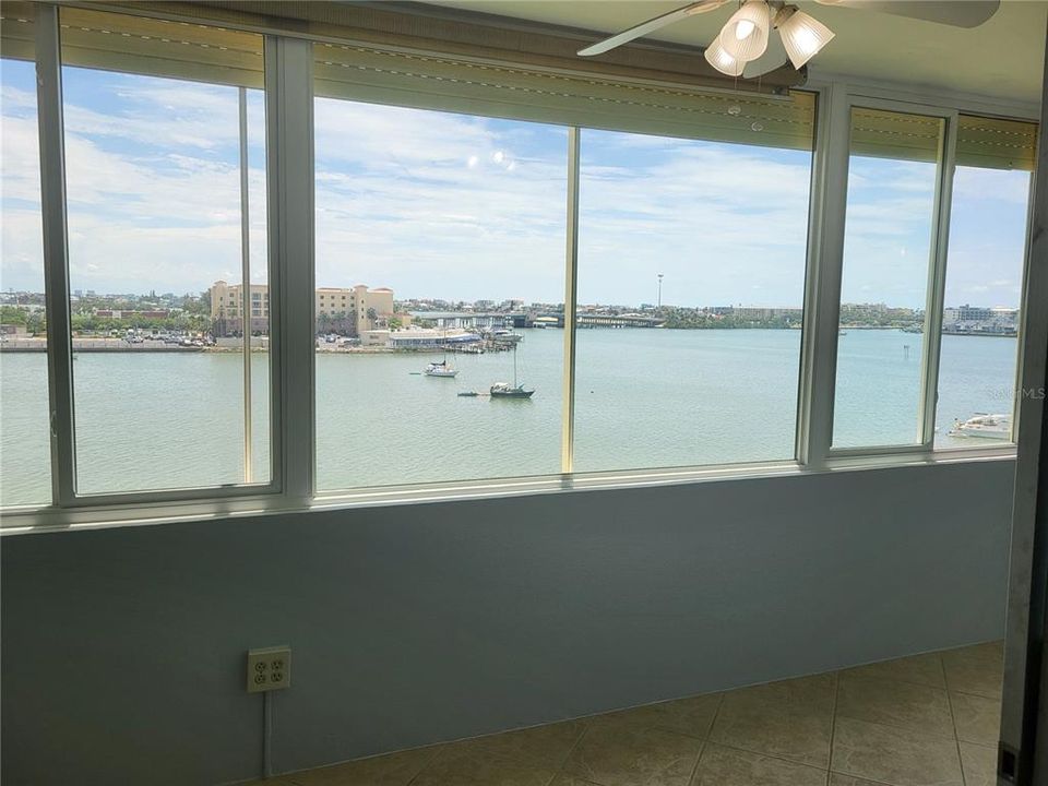 For Rent: $2,200 (2 beds, 2 baths, 1050 Square Feet)