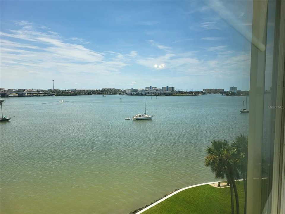 For Rent: $2,200 (2 beds, 2 baths, 1050 Square Feet)