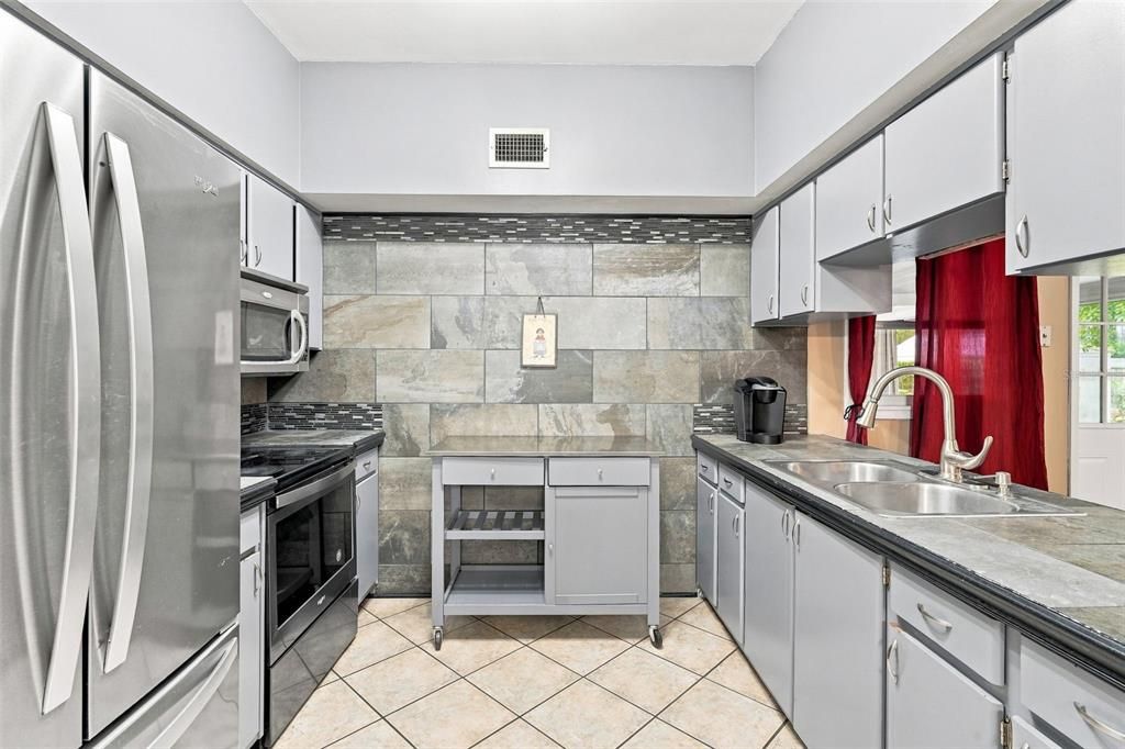 For Sale: $295,000 (4 beds, 2 baths, 1448 Square Feet)