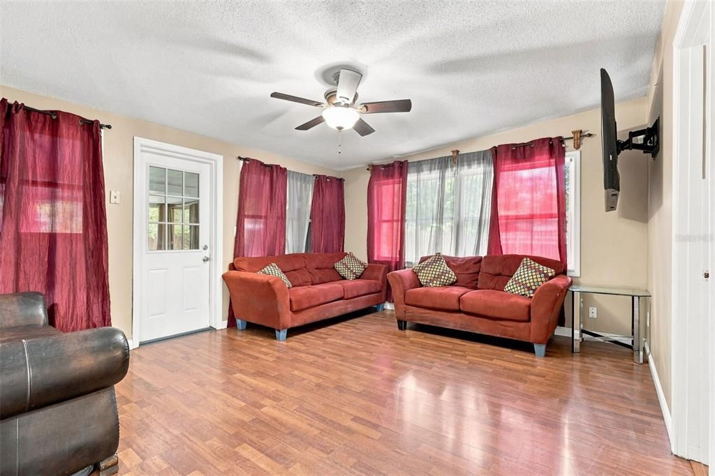 For Sale: $295,000 (4 beds, 2 baths, 1448 Square Feet)