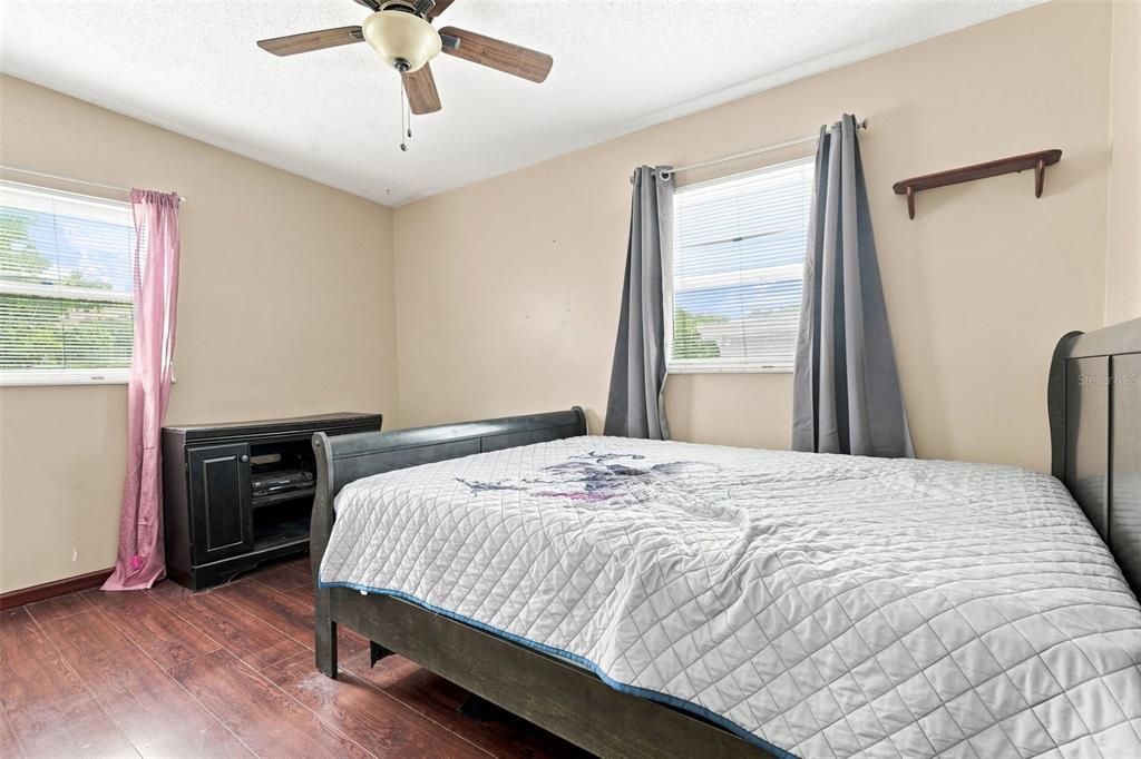 For Sale: $295,000 (4 beds, 2 baths, 1448 Square Feet)