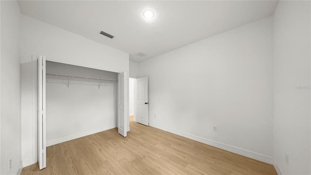 En Venta: $272,000 (4 camas, 2 baños, 1587 Pies cuadrados)