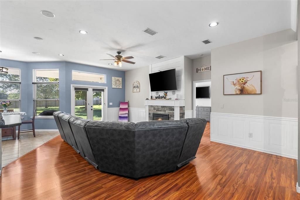 For Sale: $439,900 (4 beds, 3 baths, 1866 Square Feet)