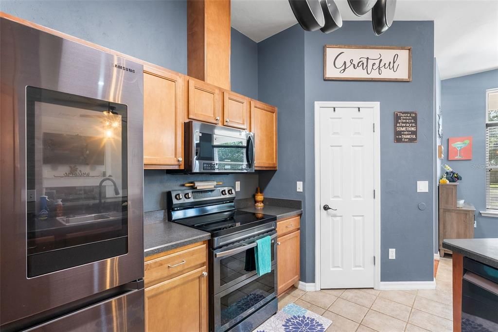 For Sale: $439,900 (4 beds, 3 baths, 1866 Square Feet)