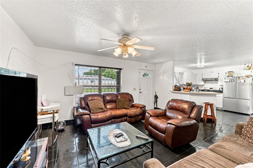 For Sale: $299,000 (3 beds, 2 baths, 1200 Square Feet)