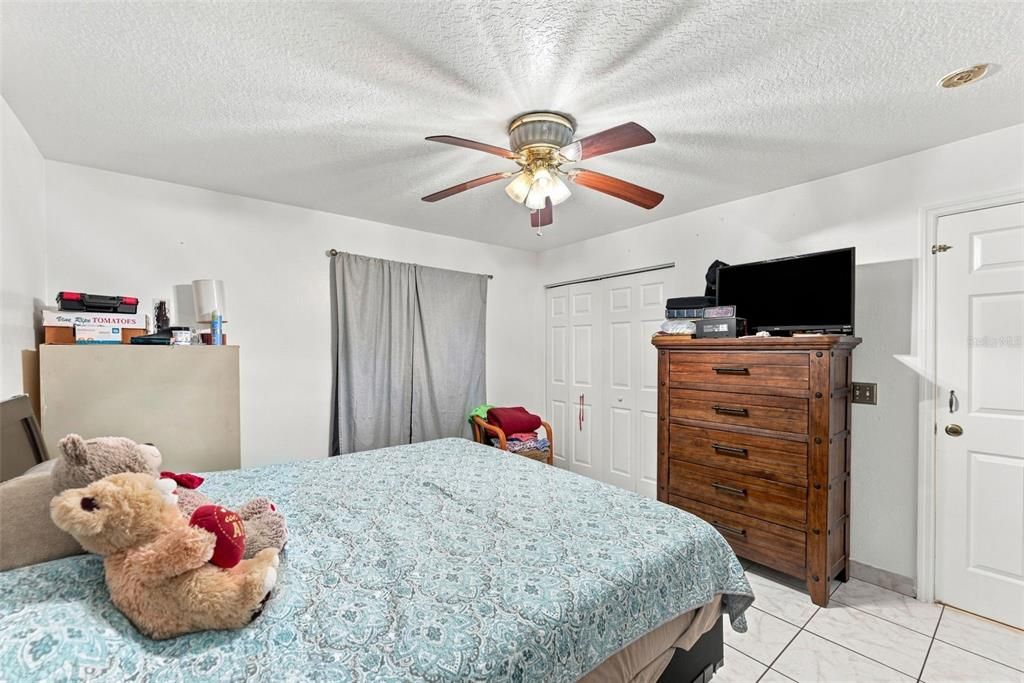 For Sale: $299,000 (3 beds, 2 baths, 1200 Square Feet)