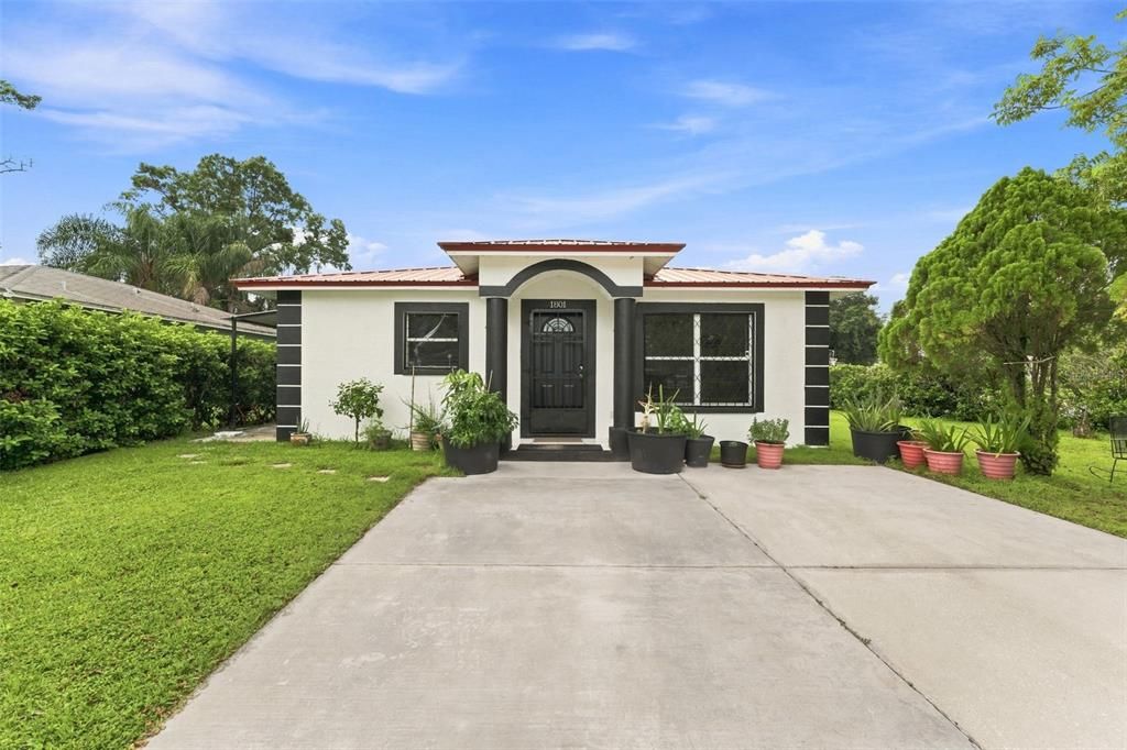 For Sale: $299,000 (3 beds, 2 baths, 1200 Square Feet)