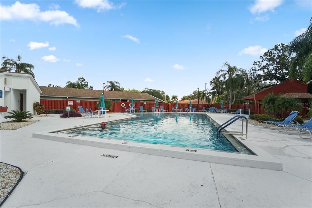 For Sale: $129,900 (2 beds, 2 baths, 1073 Square Feet)