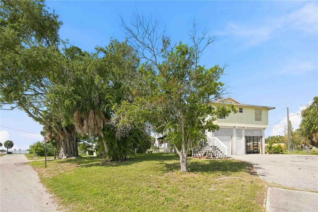 En Venta: $499,000 (4 camas, 2 baños, 1984 Pies cuadrados)