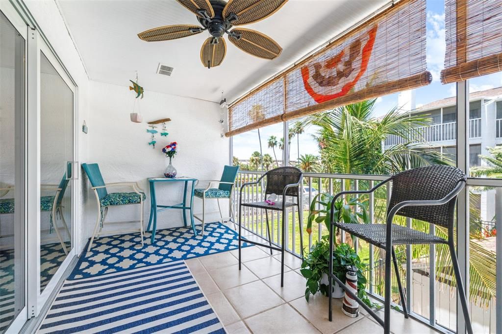 For Sale: $389,900 (2 beds, 2 baths, 1600 Square Feet)