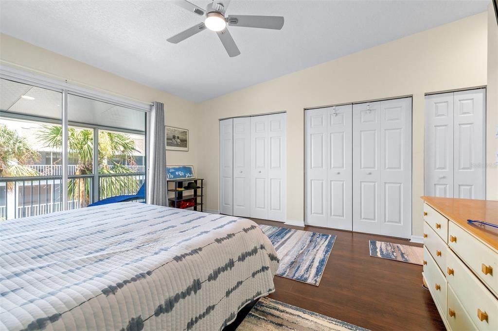 For Sale: $389,900 (2 beds, 2 baths, 1600 Square Feet)