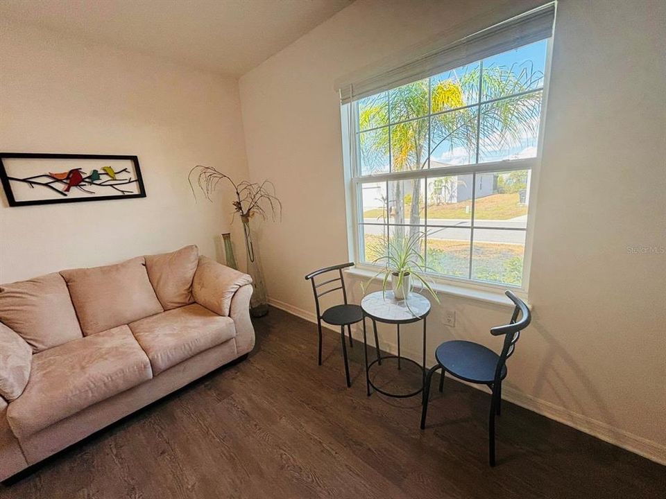 For Rent: $1,300 (1 beds, 1 baths, 525 Square Feet)