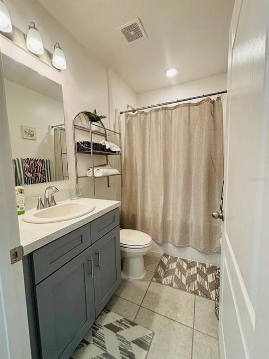 For Rent: $1,300 (1 beds, 1 baths, 525 Square Feet)
