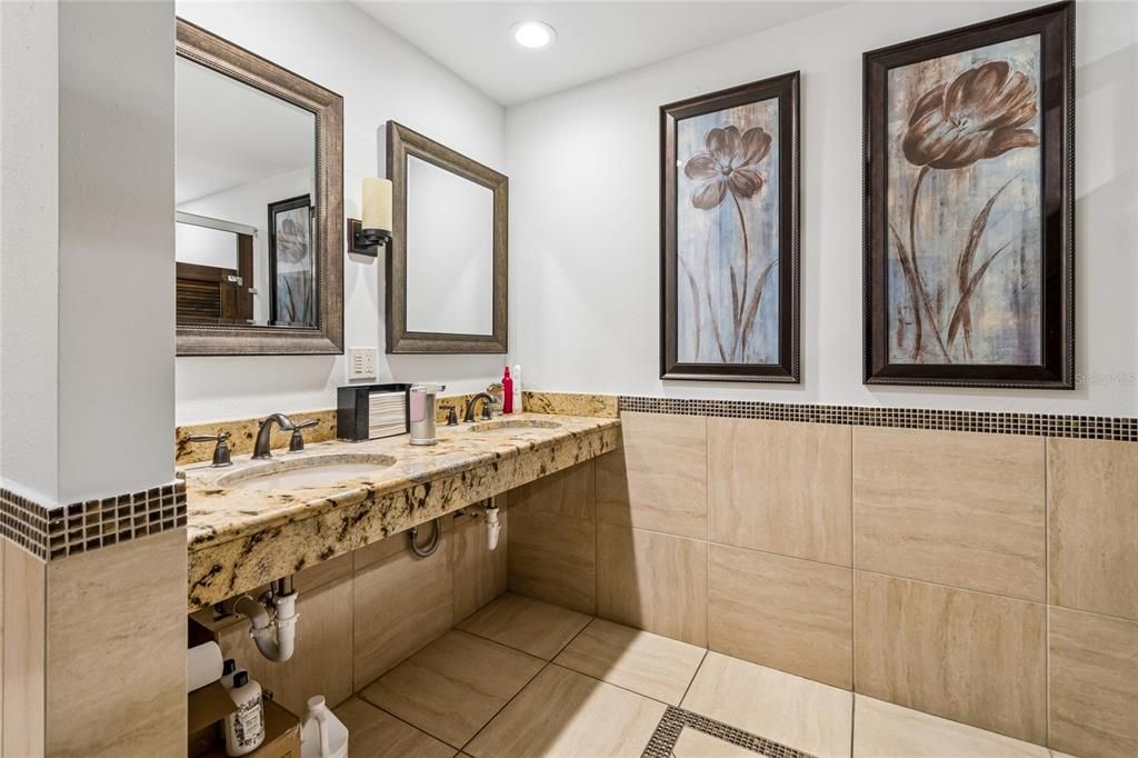 На продажу: $3,999,900 (0 спален, 0 ванн, 8931 Квадратных фут)