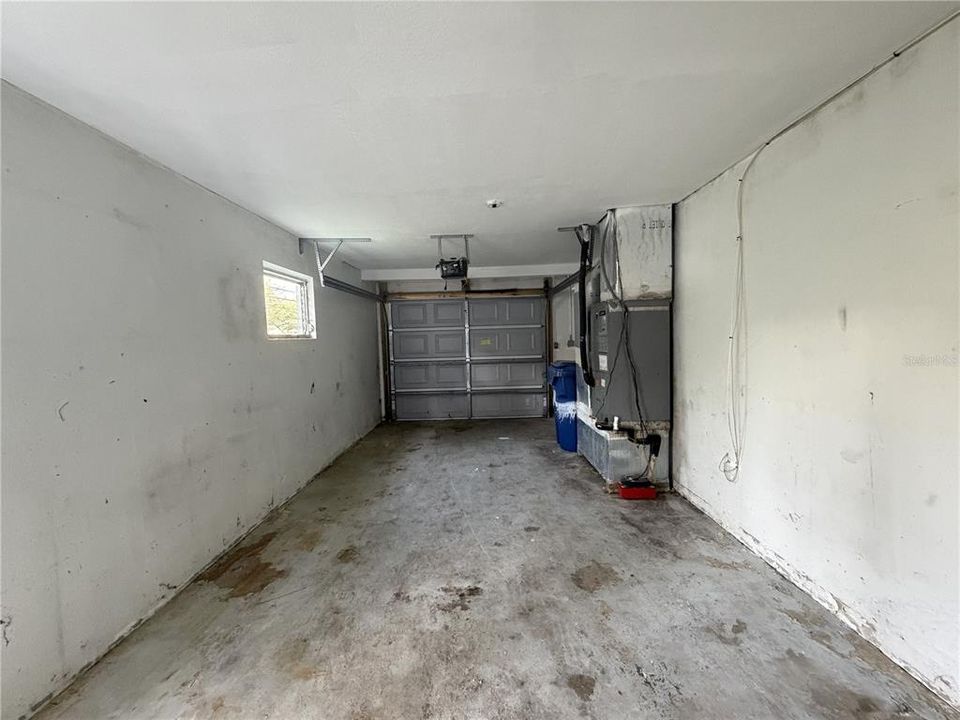 For Sale: $84,900 (3 beds, 1 baths, 948 Square Feet)