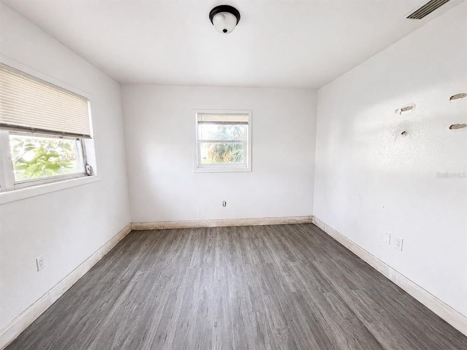 For Sale: $84,900 (3 beds, 1 baths, 948 Square Feet)