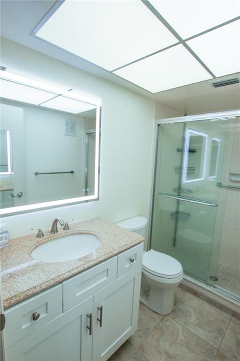 На продажу: $200,999 (2 спален, 2 ванн, 918 Квадратных фут)
