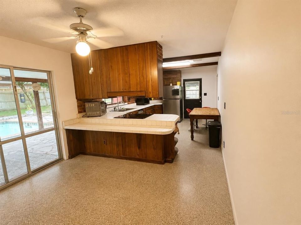 For Sale: $460,000 (3 beds, 2 baths, 1740 Square Feet)