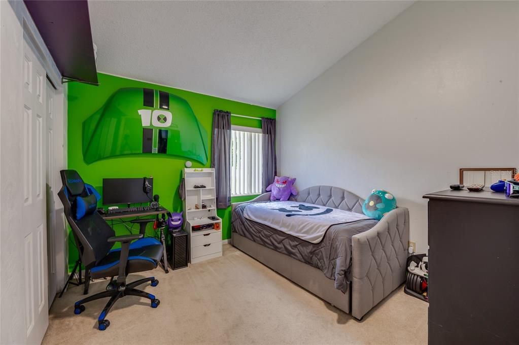 For Sale: $598,000 (5 beds, 3 baths, 2692 Square Feet)
