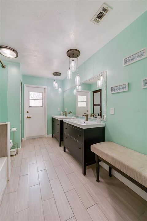 For Sale: $598,000 (5 beds, 3 baths, 2692 Square Feet)