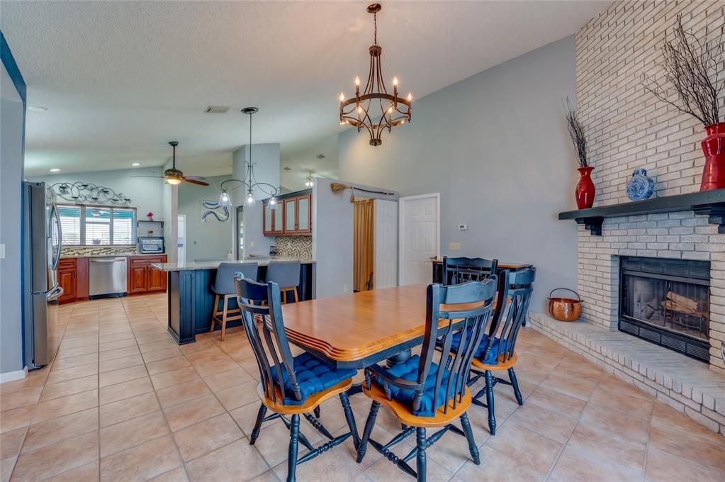For Sale: $598,000 (5 beds, 3 baths, 2692 Square Feet)