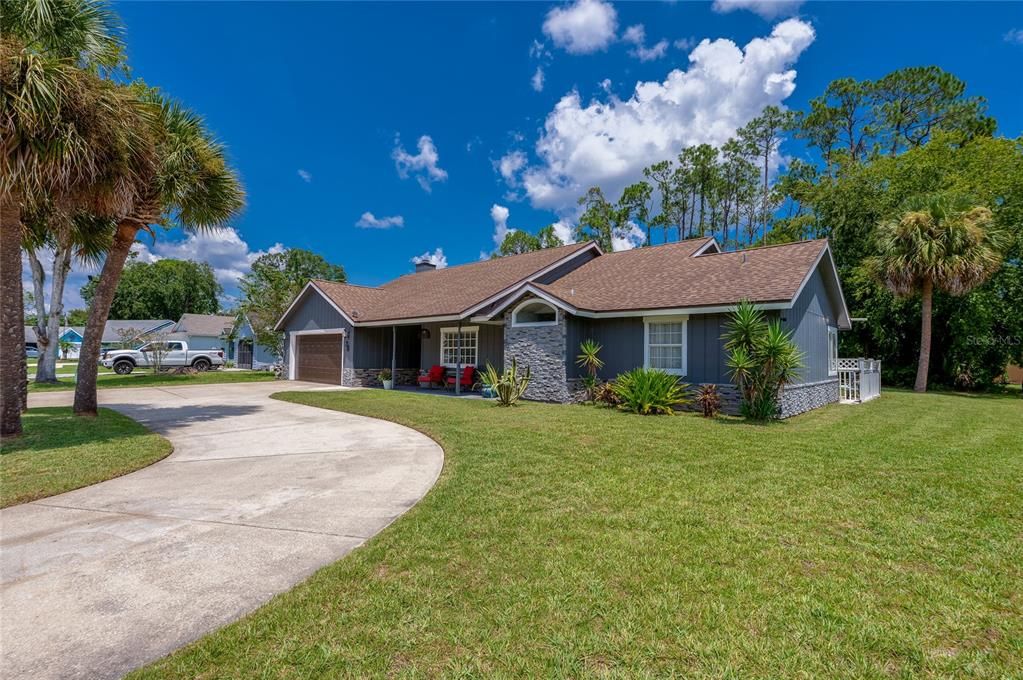 For Sale: $598,000 (5 beds, 3 baths, 2692 Square Feet)