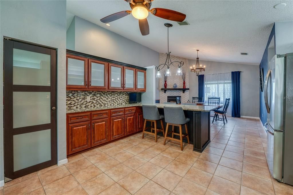 For Sale: $598,000 (5 beds, 3 baths, 2692 Square Feet)