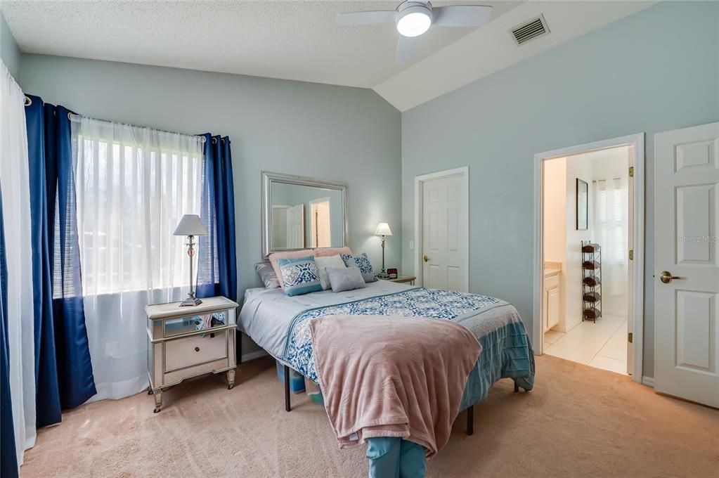 For Sale: $598,000 (5 beds, 3 baths, 2692 Square Feet)