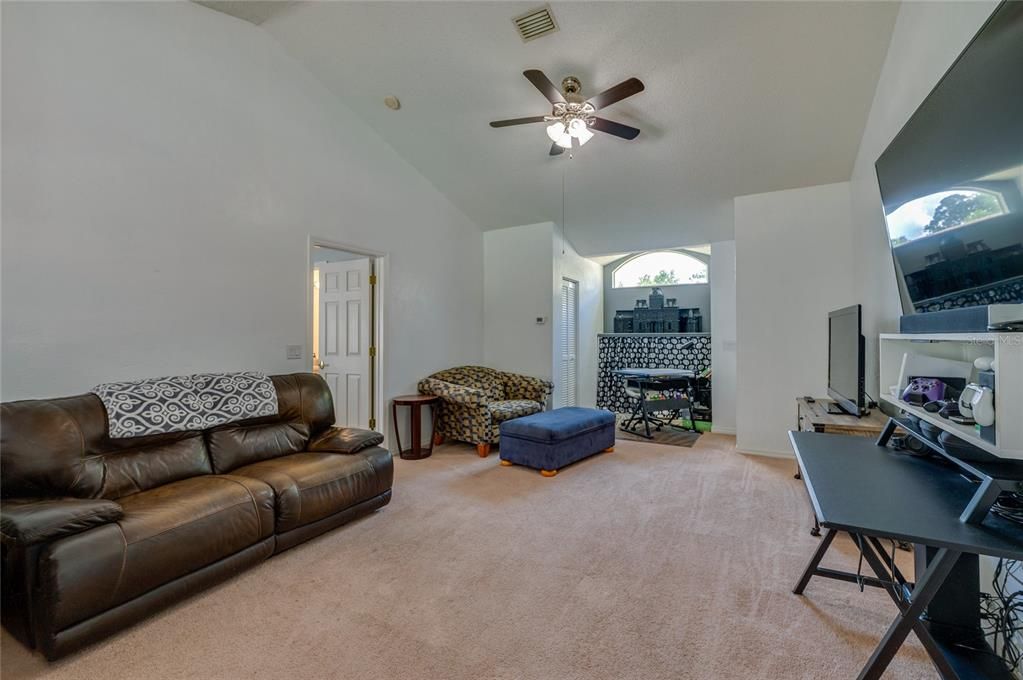 For Sale: $598,000 (5 beds, 3 baths, 2692 Square Feet)