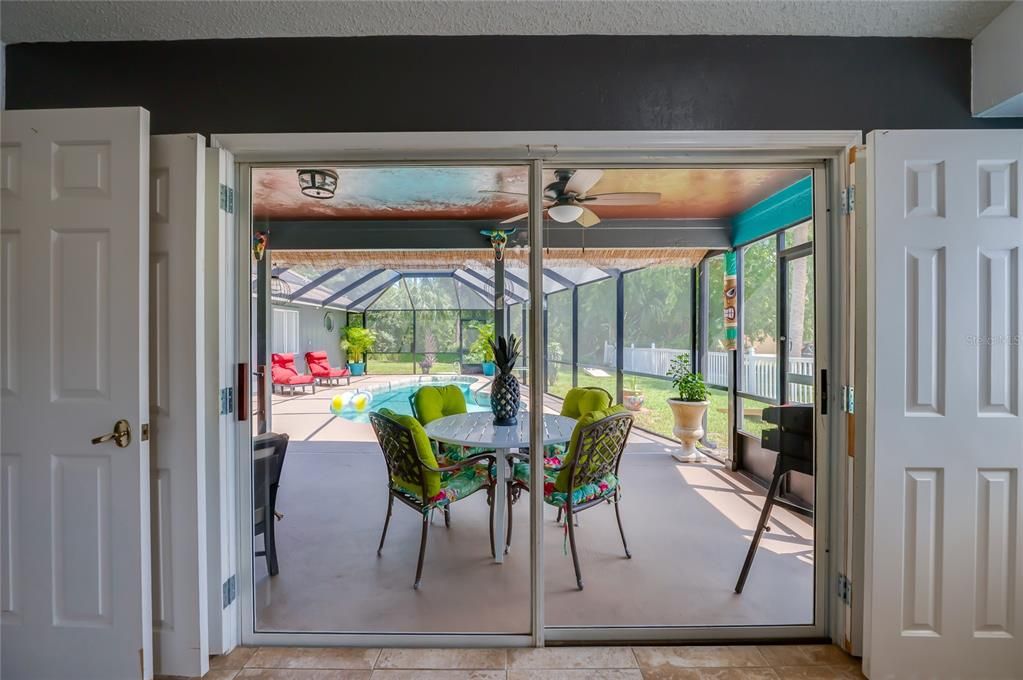 For Sale: $598,000 (5 beds, 3 baths, 2692 Square Feet)