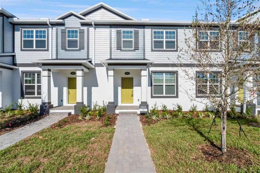 For Rent: $2,450 (3 beds, 2 baths, 1691 Square Feet)