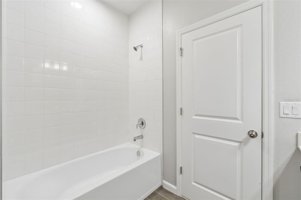 For Rent: $2,450 (3 beds, 2 baths, 1691 Square Feet)