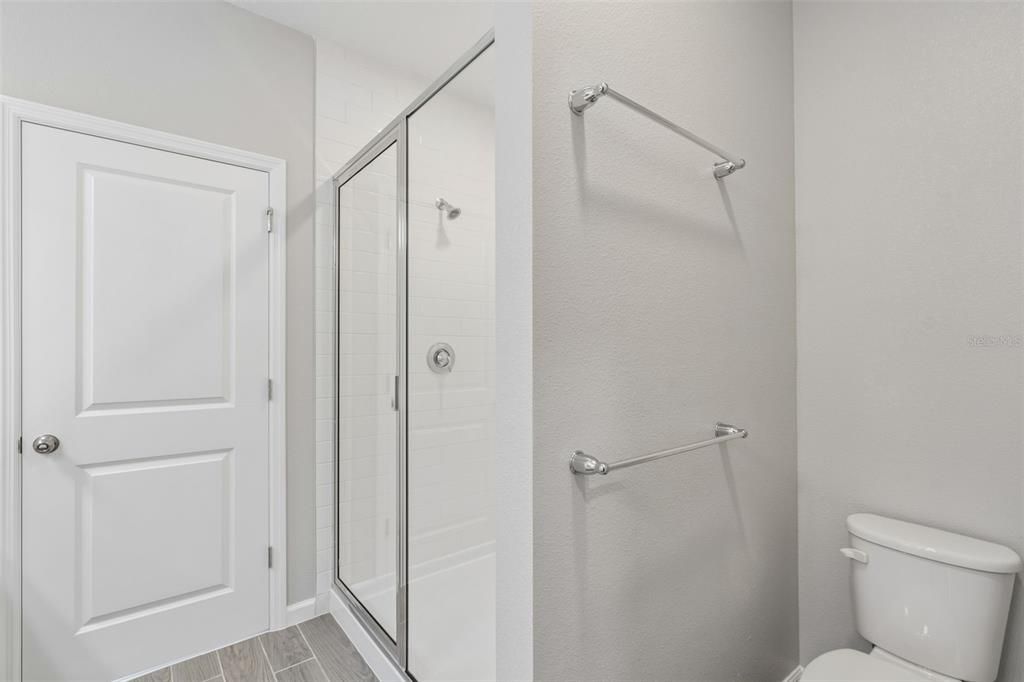 For Rent: $2,450 (3 beds, 2 baths, 1691 Square Feet)