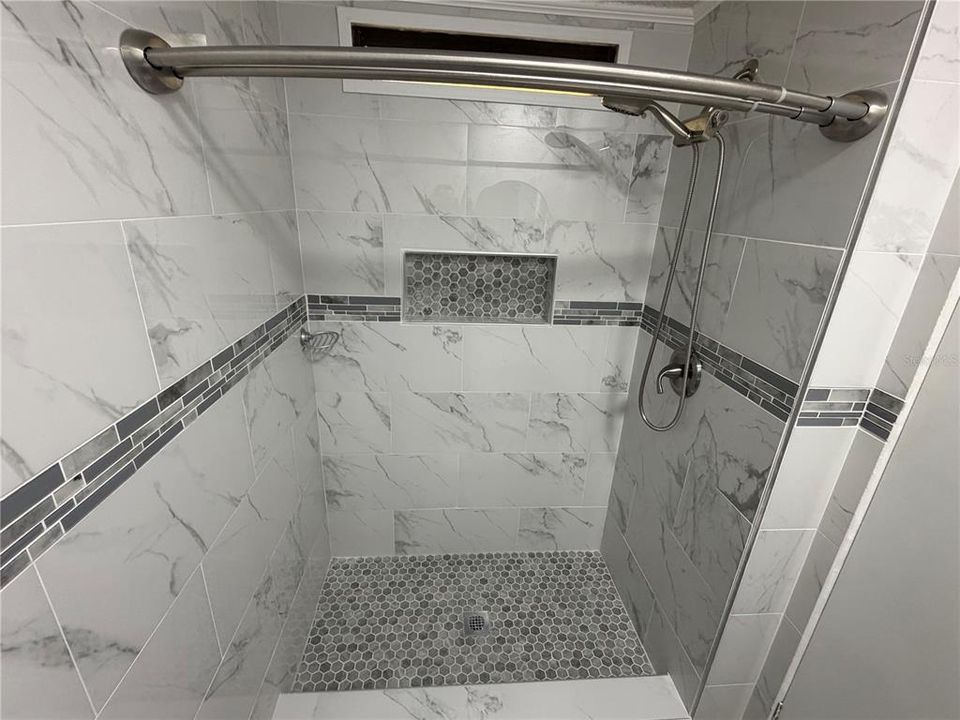 For Rent: $1,900 (2 beds, 2 baths, 1036 Square Feet)