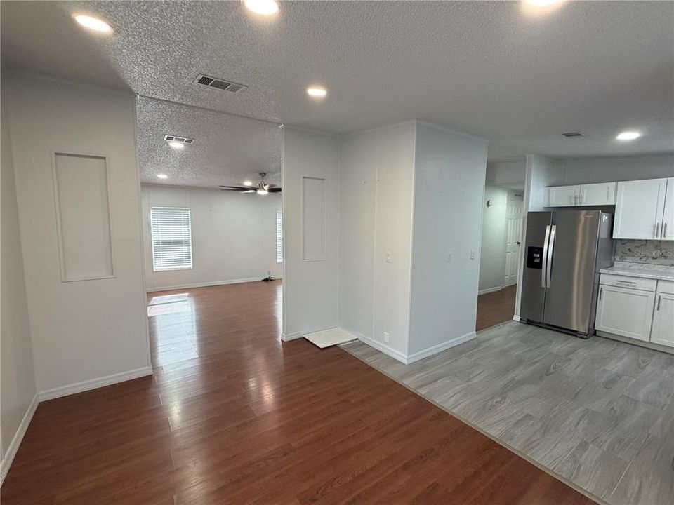 For Rent: $1,900 (2 beds, 2 baths, 1036 Square Feet)