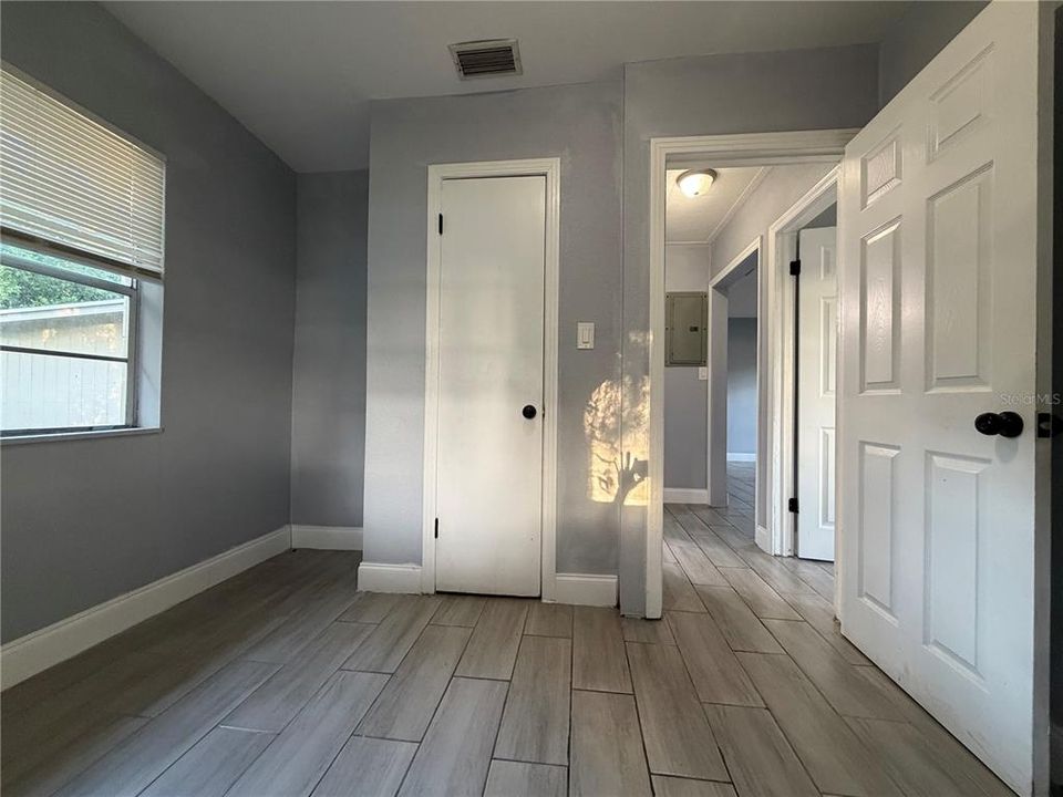 На продажу: $179,900 (2 спален, 1 ванн, 1130 Квадратных фут)