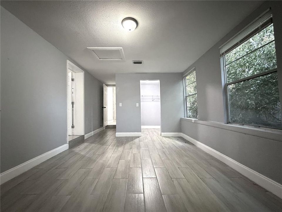 На продажу: $179,900 (2 спален, 1 ванн, 1130 Квадратных фут)