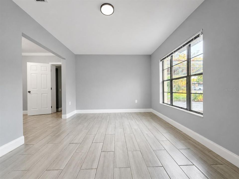На продажу: $179,900 (2 спален, 1 ванн, 1130 Квадратных фут)