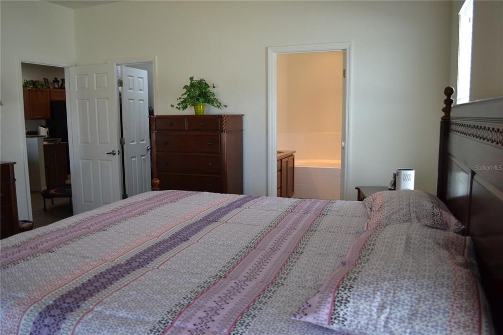 For Sale: $375,000 (4 beds, 3 baths, 2055 Square Feet)