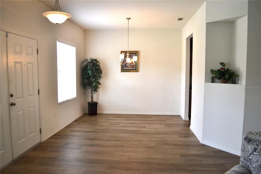 For Sale: $375,000 (4 beds, 3 baths, 2055 Square Feet)