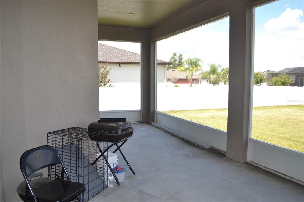 For Sale: $375,000 (4 beds, 3 baths, 2055 Square Feet)