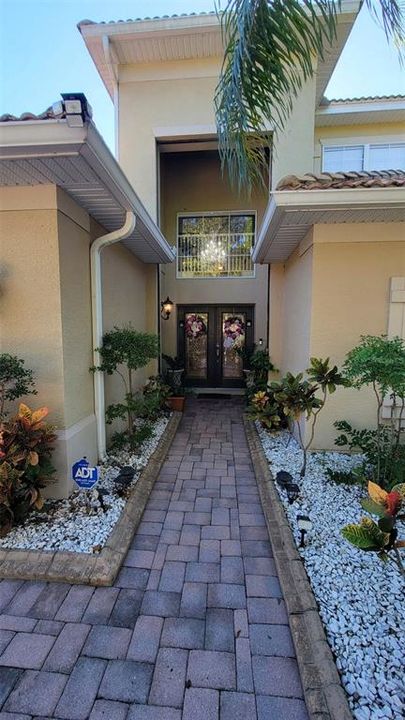 En Venta: $895,000 (6 camas, 4 baños, 3915 Pies cuadrados)