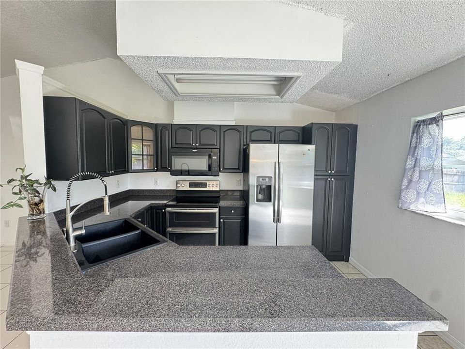 En Venta: $285,000 (3 camas, 2 baños, 1089 Pies cuadrados)