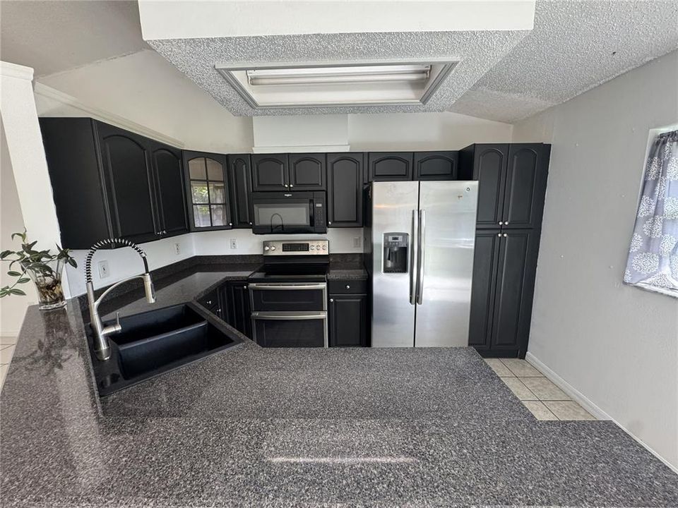 En Venta: $285,000 (3 camas, 2 baños, 1089 Pies cuadrados)