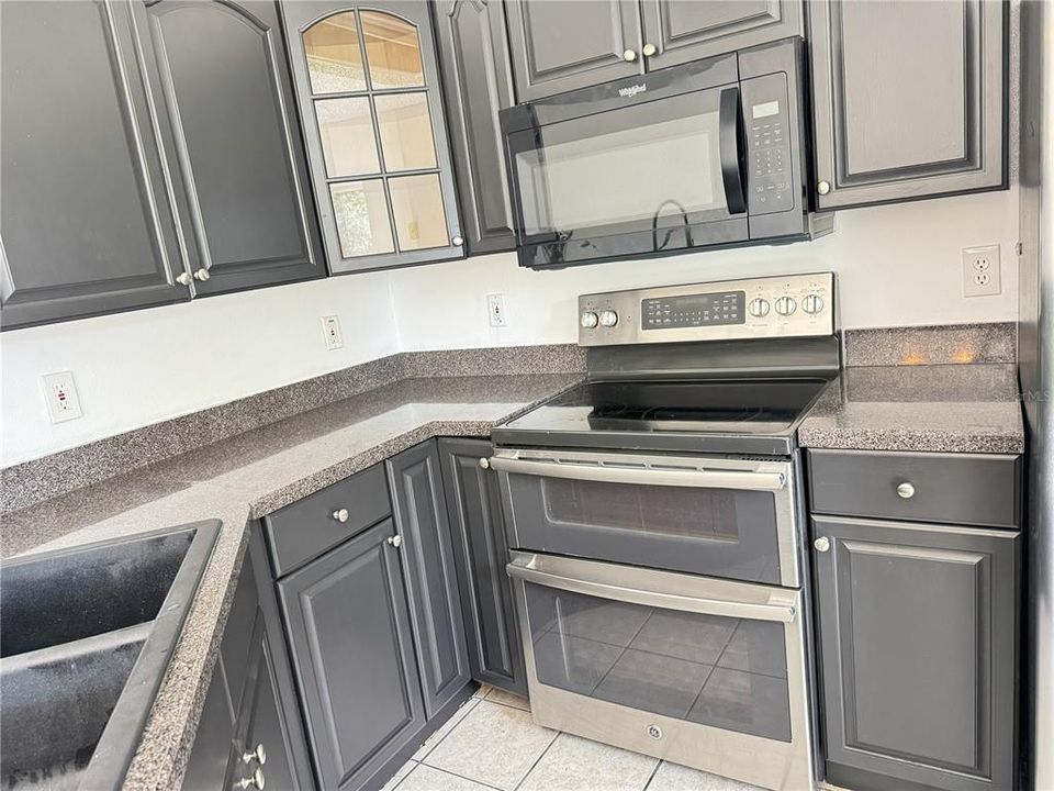 En Venta: $285,000 (3 camas, 2 baños, 1089 Pies cuadrados)