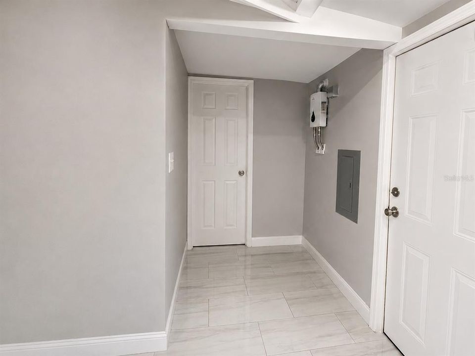 For Sale: $198,999 (3 beds, 2 baths, 924 Square Feet)
